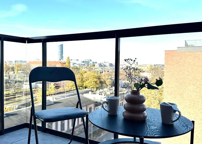 Appartement Madalinskiego 26 - Balcony & Lift - 700m Main Station Wrocław