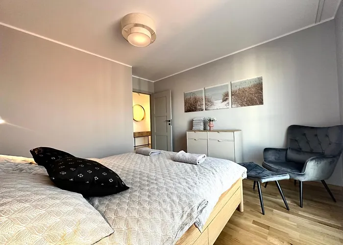 Appartement Madalinskiego 26 - Balcony & Lift - 700m Main Station