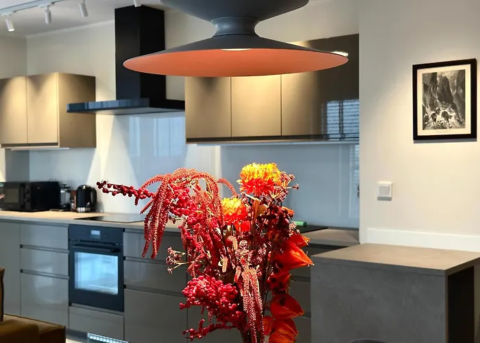 Appartement Madalinskiego 26 - Balcony & Lift - 700m Main Station