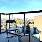 Apartment Madalinskiego 26 - Balcony & Lift - 700m Main Station Breslau