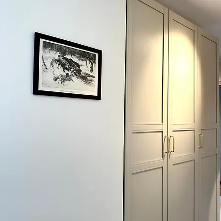 Madalinskiego 26 - Balcony & Lift - 700m Main Station *