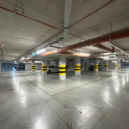 Lejlighed Madalinskiego 26 - Balcony & Lift - 700m Main Station