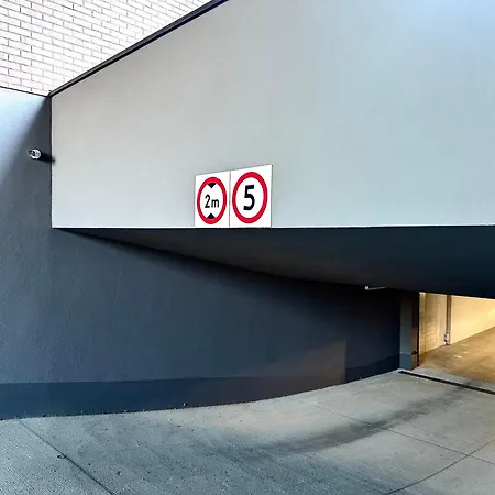 Lejlighed Madalinskiego 26 - Balcony & Lift - 700m Main Station