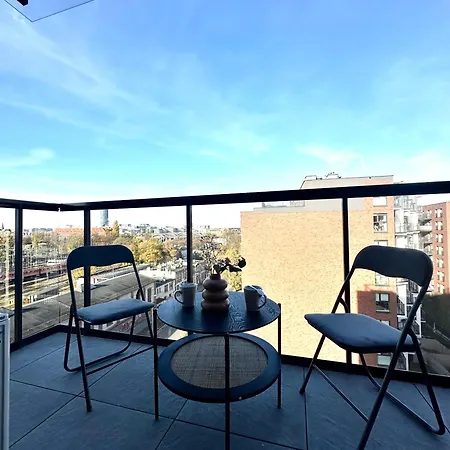 Lejlighed Madalinskiego 26 - Balcony & Lift - 700m Main Station Wrocław