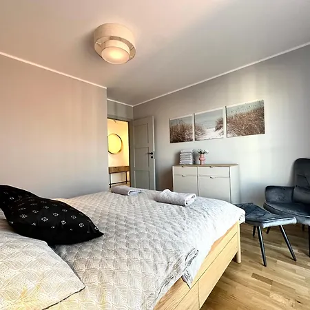 Apartmán Madalinskiego 26 - Balcony & Lift - 700m Main Station