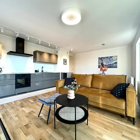 Lejlighed Madalinskiego 26 - Balcony & Lift - 700m Main Station Wrocław