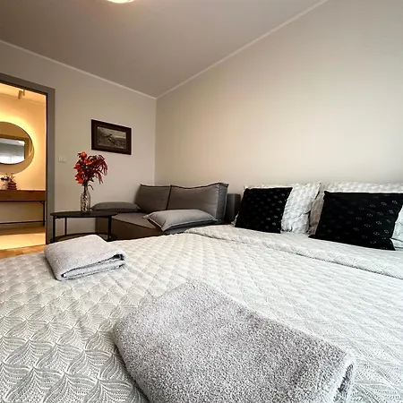 公寓 Madalinskiego 26 - Balcony & Lift - 700m Main Station 弗罗茨瓦夫