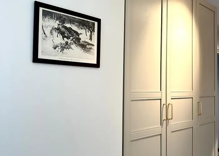 Madalinskiego 26 - Balcony & Lift - 700m Main Station *