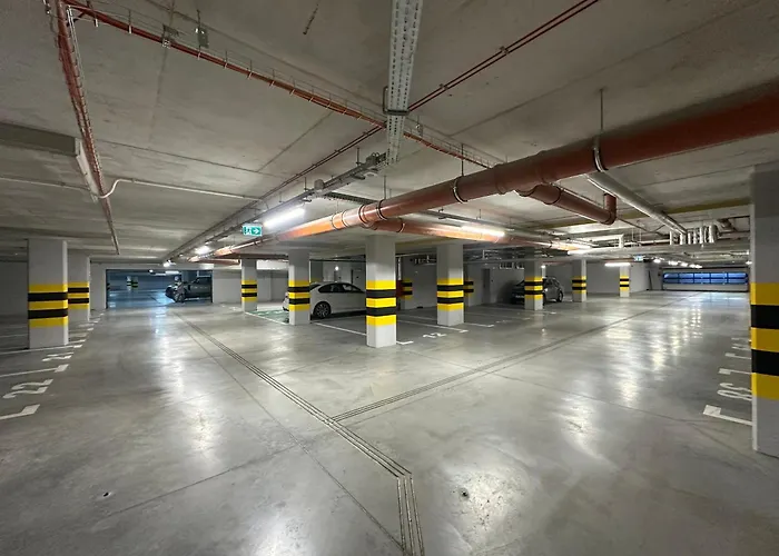 公寓 Madalinskiego 26 - Balcony & Lift - 700m Main Station