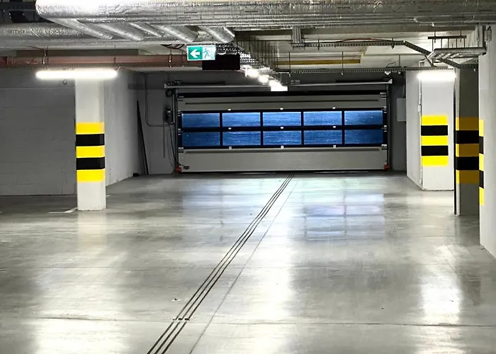 Madalinskiego 26 - Balcony & Lift - 700m Main Station 公寓