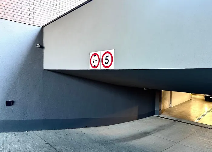 公寓 Madalinskiego 26 - Balcony & Lift - 700m Main Station